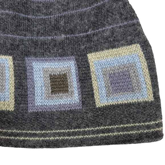 Patagonia Wool Blend Beanie Hat Size Medium Grey Blue Yellow Geometric Pattern - Picture 4 of 8